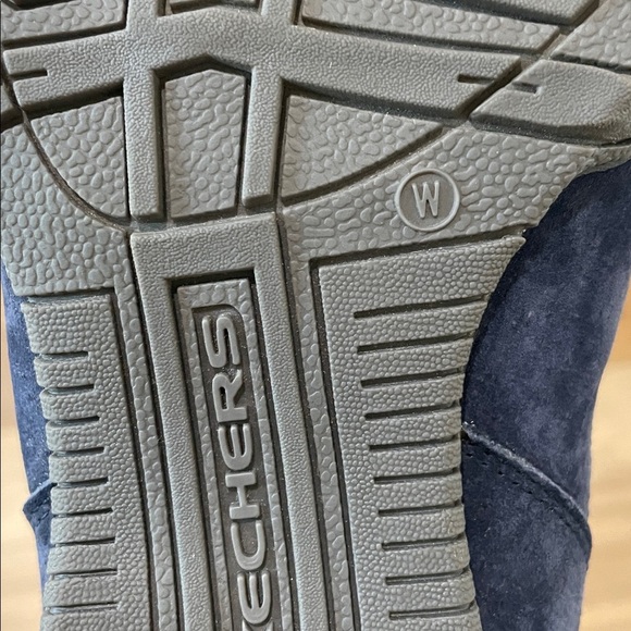 Skechers Earthy Chic Relaxed Fit Suede Biker Boots
In Navy Size 12 Wide - Picture 10 of 11